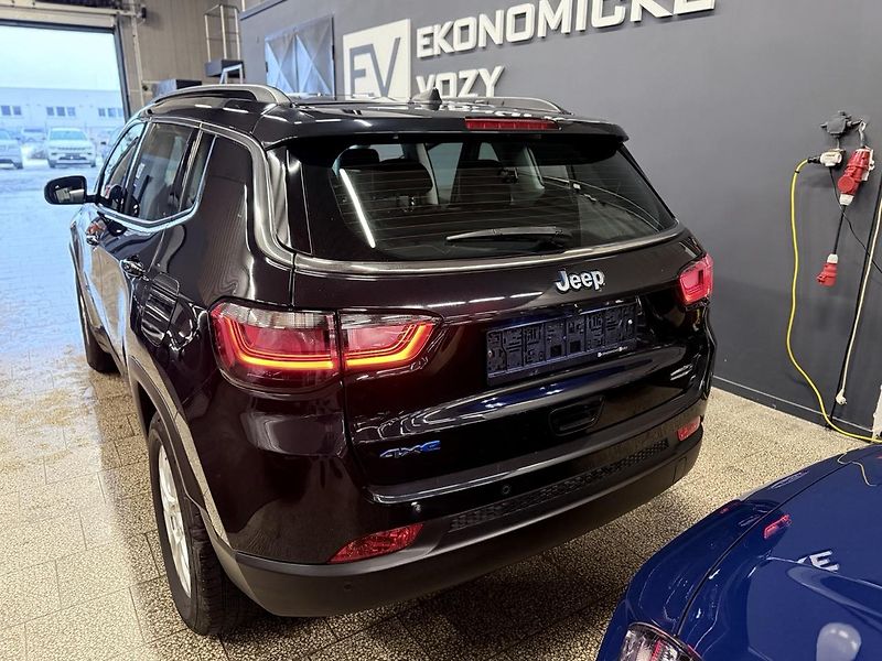 Jeep Compass (2021) 1.3 T4 PHEV 190CV, 4X4,ZÁRUKA - fotka 15 z 75