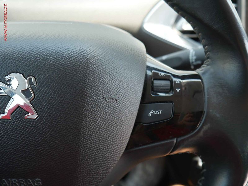 Peugeot 308 (2014) 1.6 HDI, Navi, klima - fotka 15 z 19