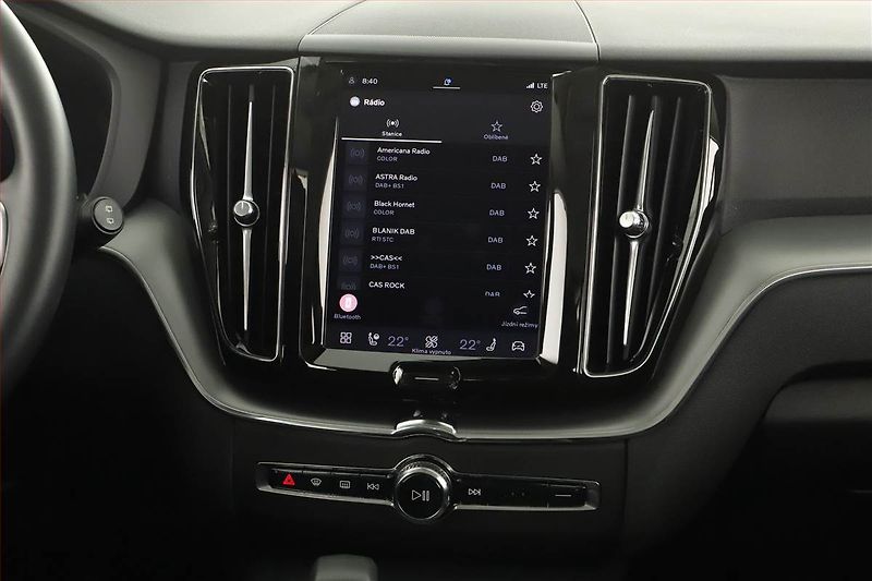 Volvo XC60 (2023) B4 - fotka 14 z 20