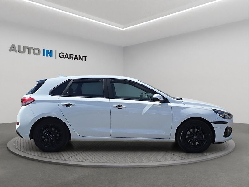 Hyundai i30 (2023) Comfort 1.5i 81kw, serv. kniha - fotka 4 z 24