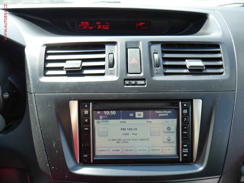 Mazda 5 (2011) 1.6 MZ-CD, AC, park.asist - fotka 17 z 21