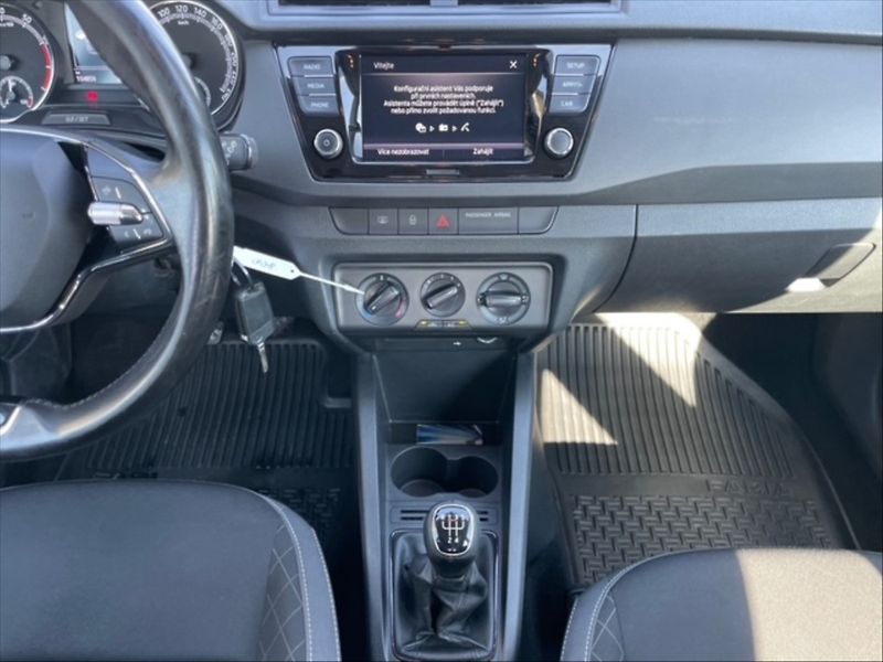 Škoda Fabia 1,0 TSI 70 Ambition - fotka 10 z 11