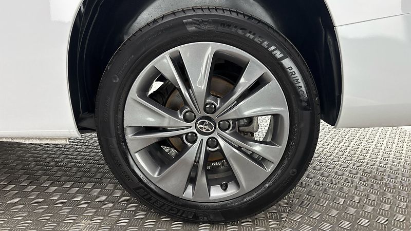 Toyota ProAce City Verso 1.5 D-4D Long Family - fotka 19 z 25