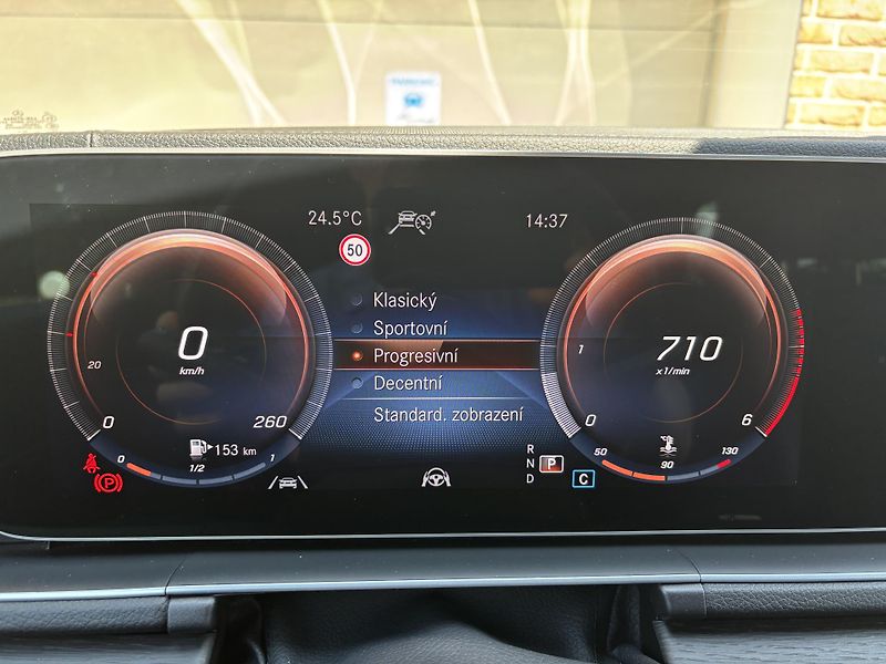Mercedes-Benz GLE (2023) 400d 4MATIC 9GTRONIC AMG Paket - fotka 125 z 166
