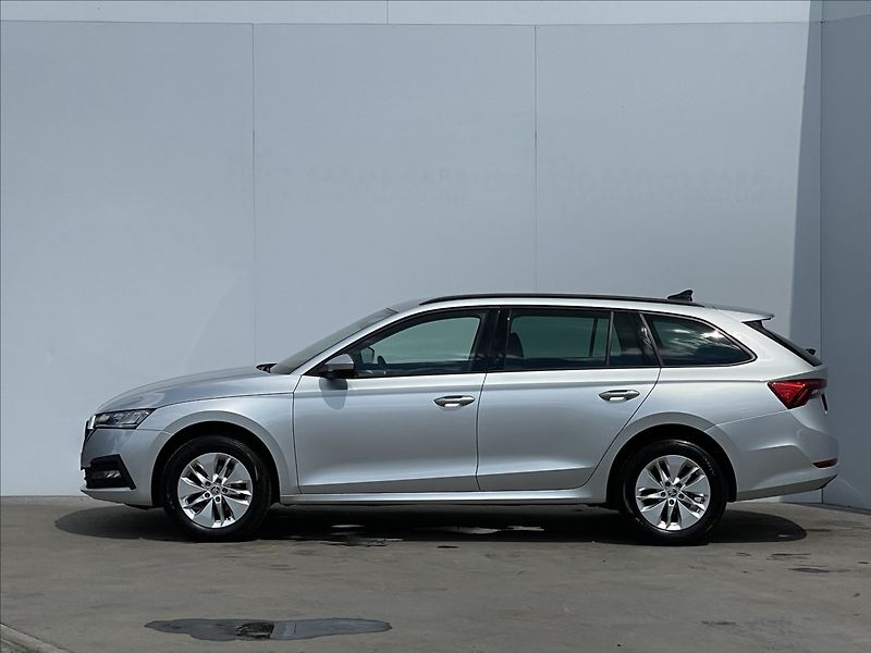 Škoda Octavia 2,0 TDI Combi Ambition Plus - fotka 2 z 24