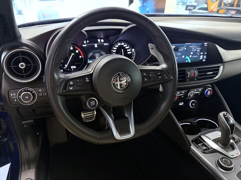 Alfa Romeo Giulia (2023) 2.0T 200k AT8 ZF Sprint - fotka 16 z 19