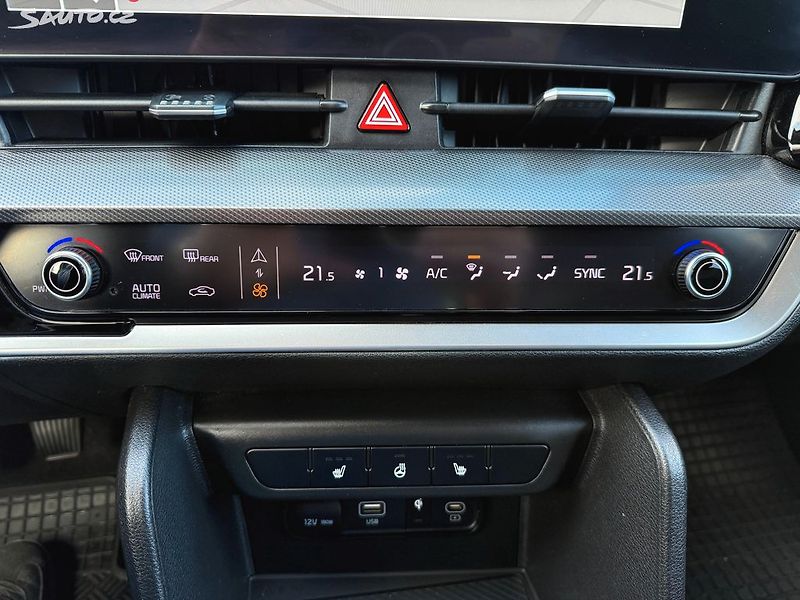 Kia Sportage 1.6 CRDI 100 kW ČR TAŽNÉ - fotka 15 z 41