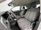 Volkswagen T-Roc (2023) 1.0 TSI 81 kW Life - náhled 24