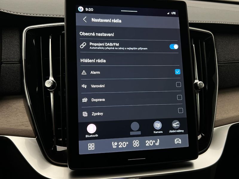 Volvo XC90 T8 AWD DARK PLUS REZERVACE - fotka 30 z 48