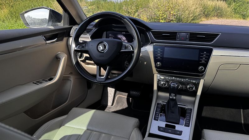 Škoda Superb (2019) 2.0 TSI, 4x4, Laurin&Klement - fotka 10 z 16