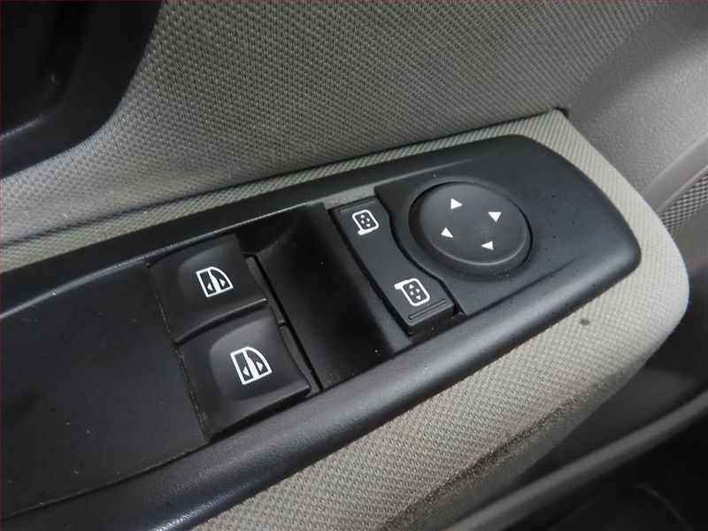 Renault Mégane (2012) 1.6 16V, Serv.kniha, Navi - fotka 14 z 15