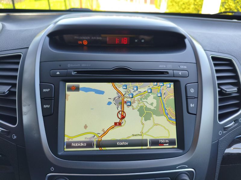 Kia Sorento (2015) 2,0 CRDI Sport 4x4 Záruka - fotka 19 z 35