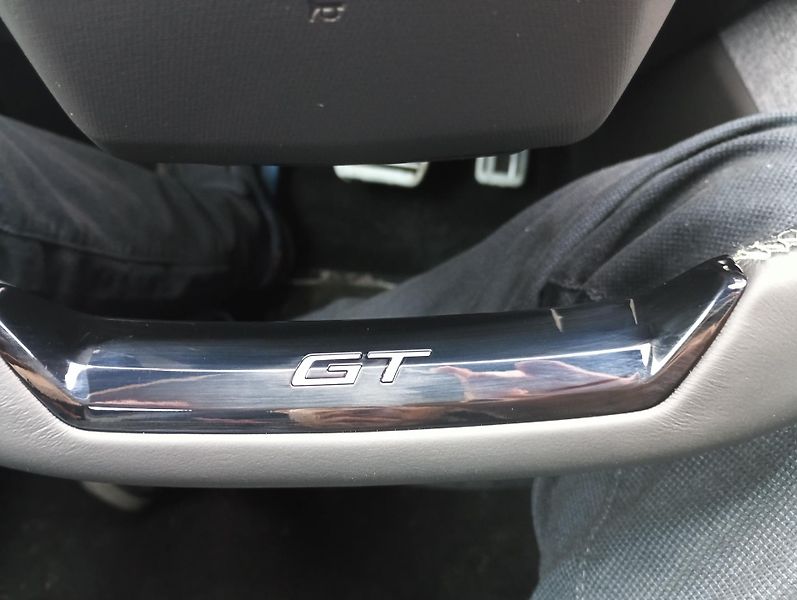 Peugeot 5008 (2026) GT Hybrid 145 e-DCS6 - fotka 13 z 19