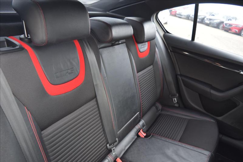 Škoda Octavia 2,0 TDI 135KW RS PO ROZVODECH - fotka 21 z 50