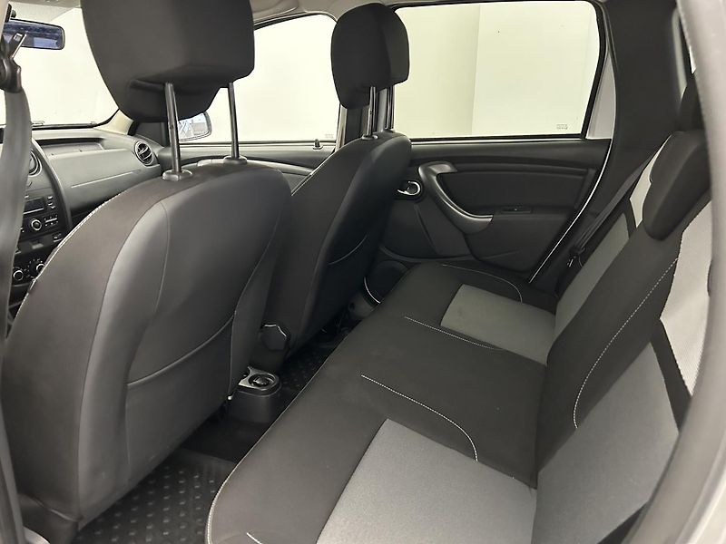 Dacia Duster 1.6 SCe Comfort - fotka 15 z 22