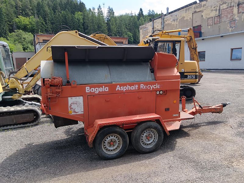 Ostatní (1992) Recyklátor Asfaltu BA4000 - fotka 3 z 11