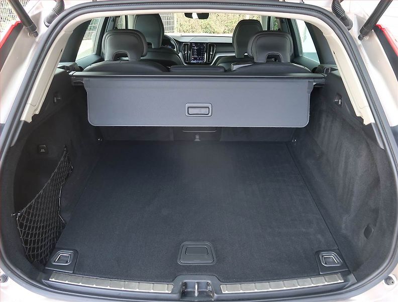 Volvo XC60 (2023) B4 AWD - fotka 14 z 27