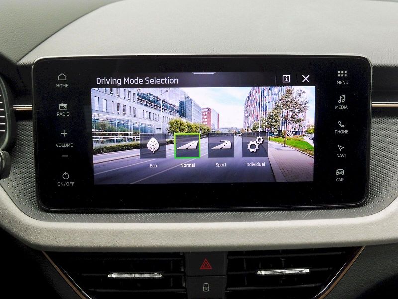 Škoda Kamiq (2025) Top Selection 1,0 TSI 85kW DSG - fotka 15 z 30