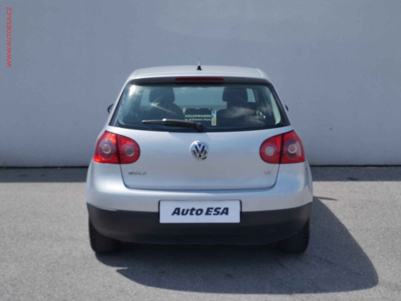 Volkswagen Golf (2007) 1.6i, ČR, Trendline, autoAC - fotka 5 z 13