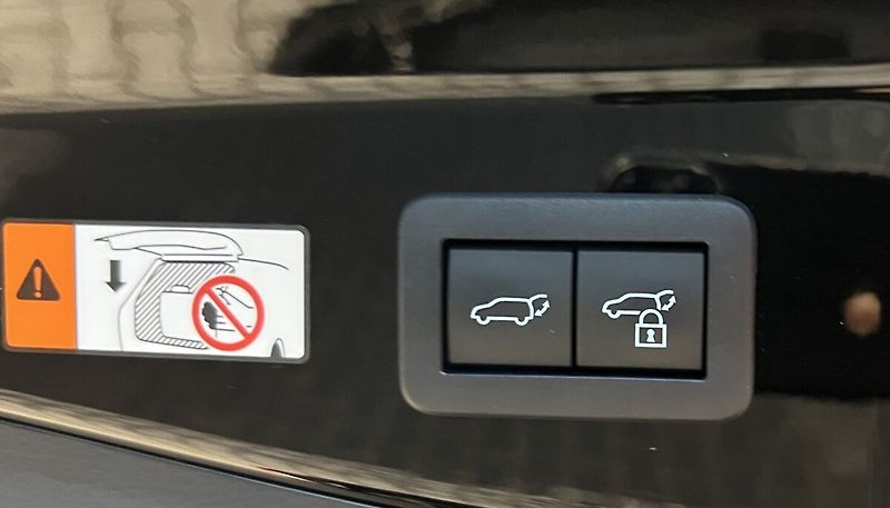 Toyota C-HR 2,0 Hybrid AT GR SPORT PREMIER - fotka 13 z 18