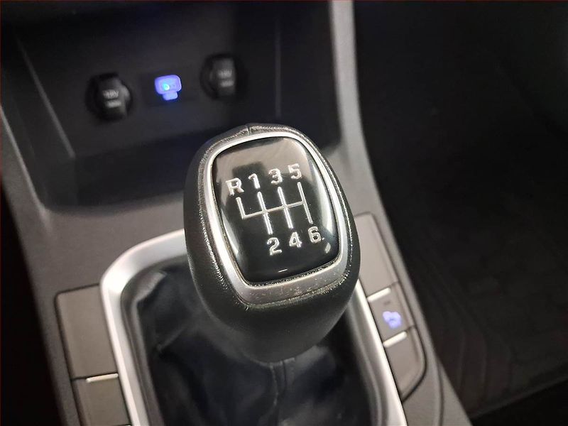 Hyundai i30 (2021) Comfort 1.6 CRDi, Serv.kniha - fotka 13 z 16