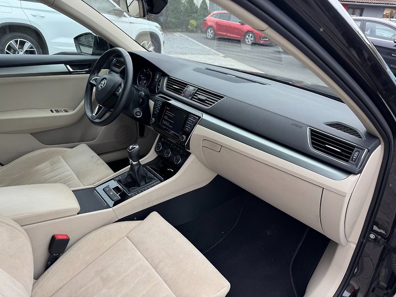 Škoda Superb (2016) Style Plus 2.0 TDI 110kW - fotka 27 z 30