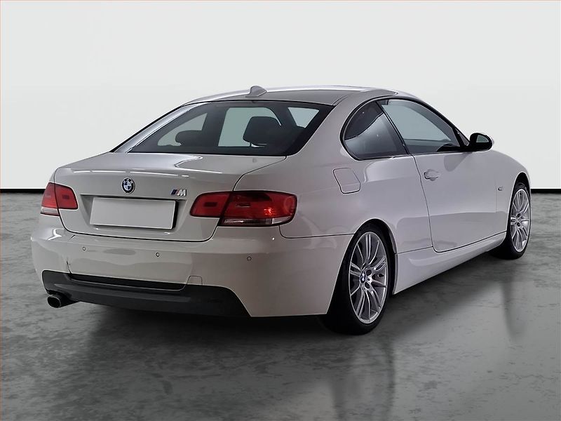 BMW Řada 3 (2008) M Paket 320 d, Automat - fotka 5 z 16