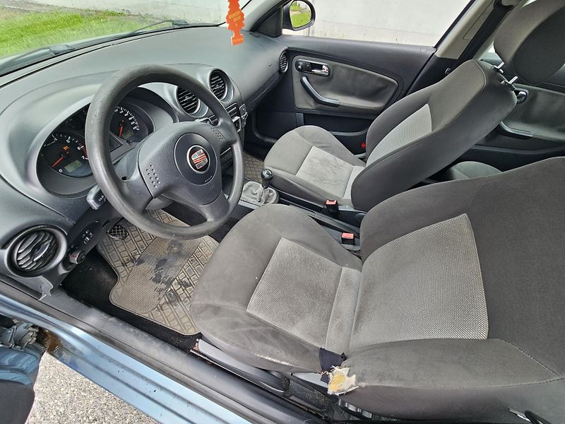 Seat Cordoba (2005) 1.2 HTP KLIMA - fotka 9 z 16
