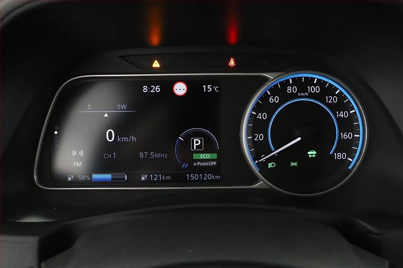 Nissan Leaf (2018) 40 kWh, SoH 81%, Automat - fotka 11 z 18