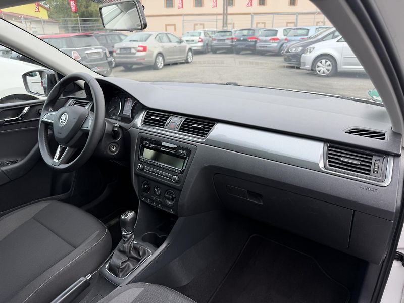 Škoda Rapid 1.2 Tsi, 63kw, 1. Majitel - fotka 6 z 10