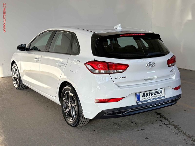 Hyundai i30 (2022) 1.0T-GDI, 1.maj,ČR, servis - fotka 6 z 15