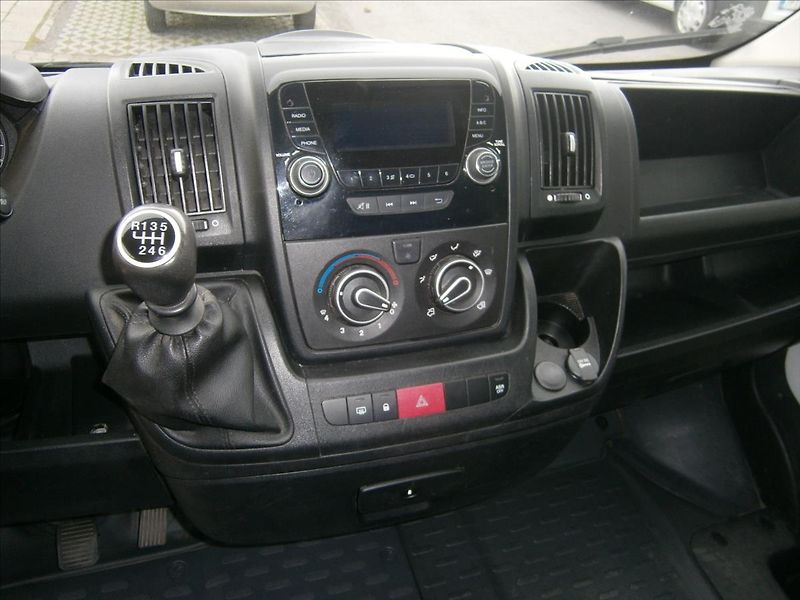 Peugeot Boxer 2,2 HDI L3H2 KLIMA - fotka 13 z 15