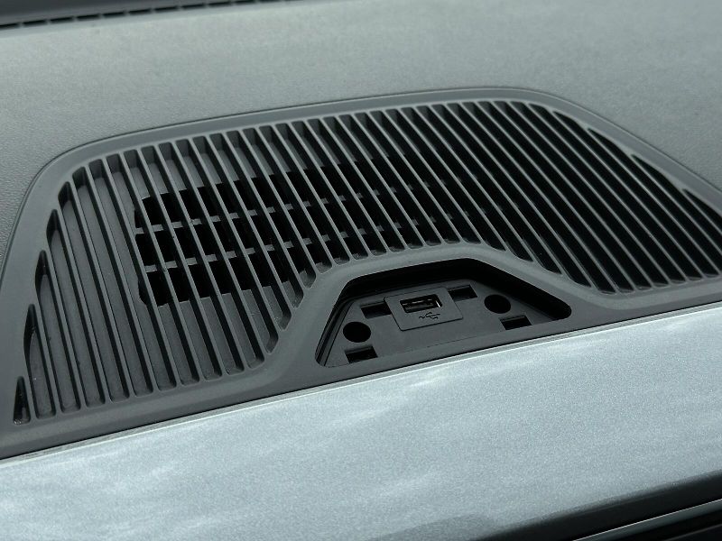 Škoda Citigo 1.0MPi Automat 55kW KLIMA AC L - fotka 27 z 35