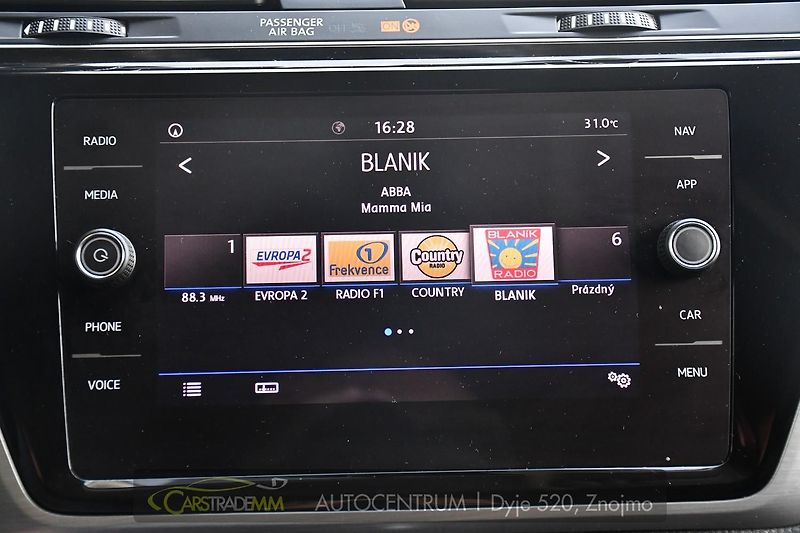 Volkswagen Touran 1.6TDi DSG  - fotka 37 z 48