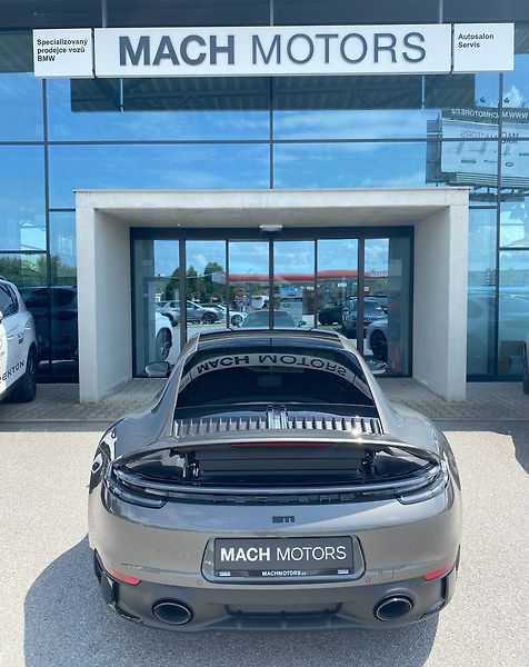 Porsche 911 (2024) Carrera 4 GTS Panorama - fotka 18 z 32