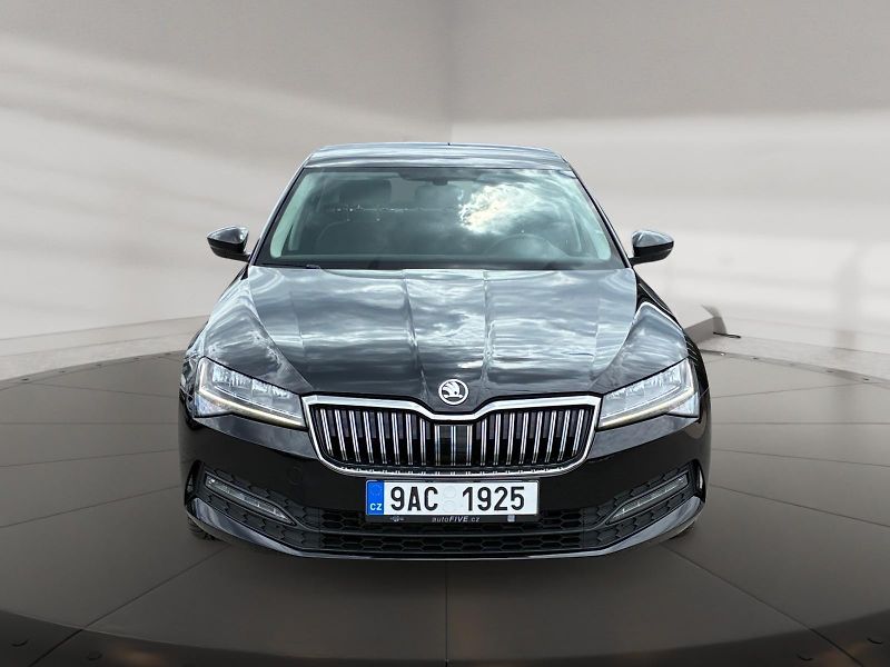 Škoda Superb (2022) AMBITION 2.0TDI 110kW CZ DPH - fotka 2 z 11
