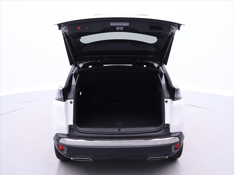 Peugeot 3008 GT 1,6 PureTech 133kW Automat - fotka 9 z 46