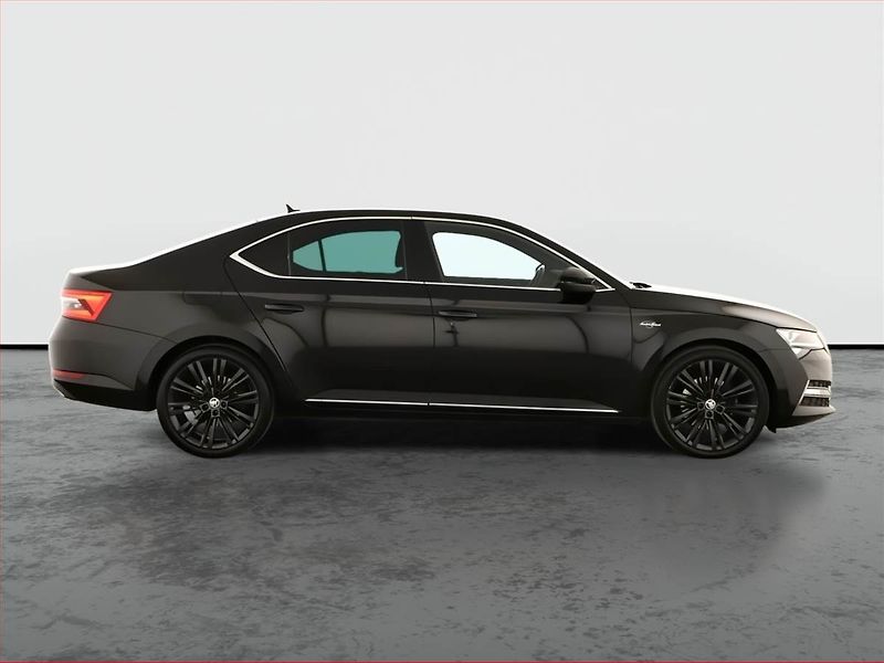 Škoda Superb (2023) Laurin&Klement 2.0 TDI - fotka 6 z 21