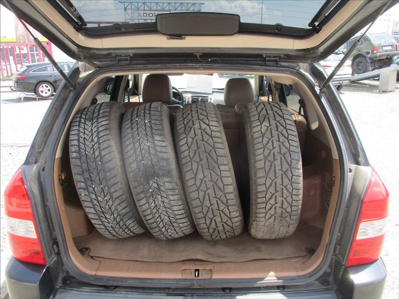 Hyundai Tucson 2,0 CRDi, 4x4,  klimatizace, - fotka 9 z 23