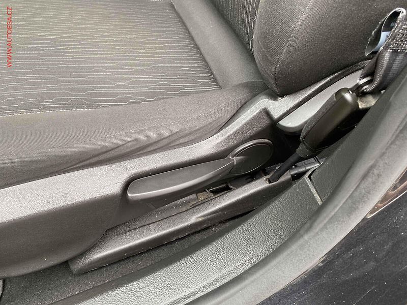 Opel Astra (2015) 1.6i, Selection, +kola - fotka 14 z 17
