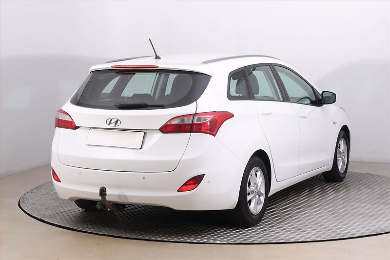 Hyundai i30 (2016) 1.6 MPI, Tempomat - fotka 5 z 17