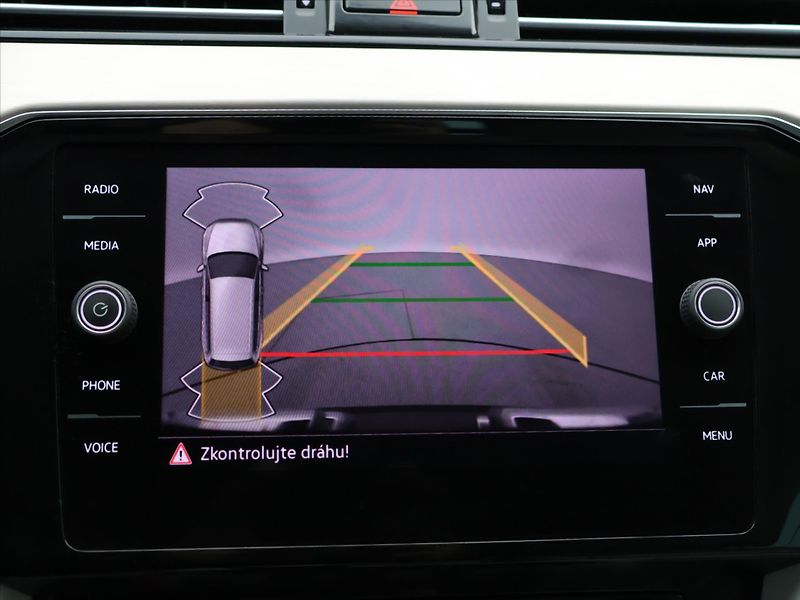 Volkswagen Passat 2,0 TDI CZ Elegance Kůže DPH - fotka 20 z 31
