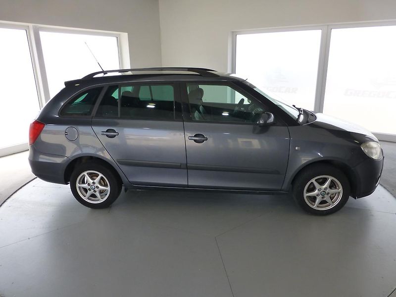 Škoda Fabia (2009) 1,4i-63KW-KLIMATIZACE*ALU KOLA - fotka 4 z 20