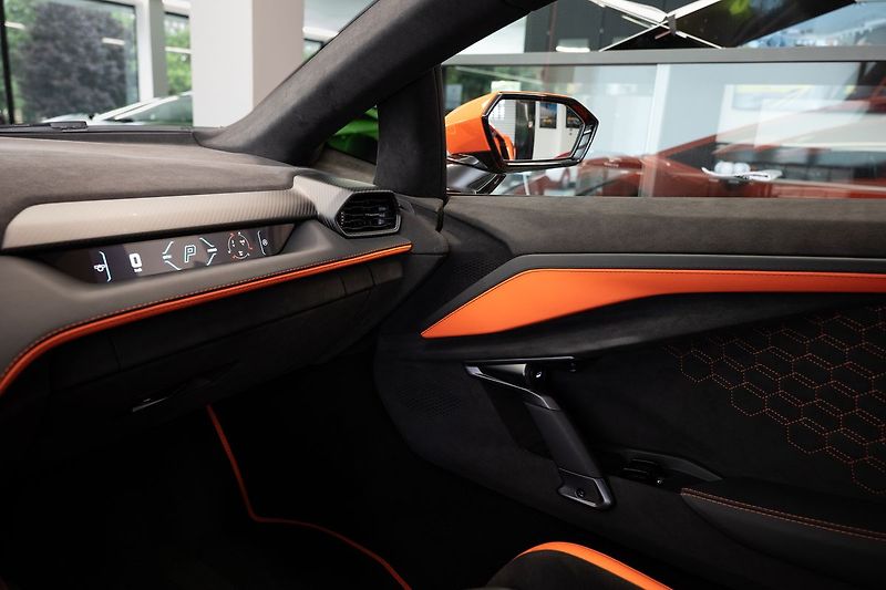 Lamborghini Revuelto NOVITEC Výfuk/Arancio Apodis/L - fotka 12 z 23