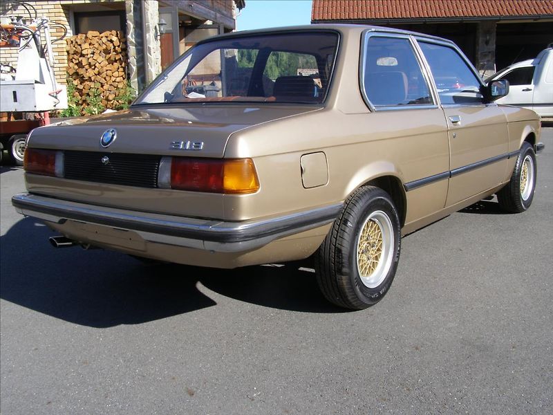 BMW Řada 3 1,8 - fotka 9 z 28