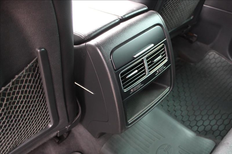 Volkswagen Touareg 3,0 TDi  4 x 4, AUTOMAT, DPH - fotka 14 z 40