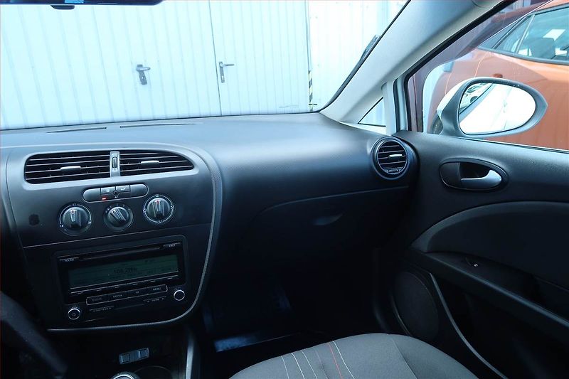 Seat Leon (2011) 1.2 TSI, Serv.kniha, Tempomat - fotka 8 z 17