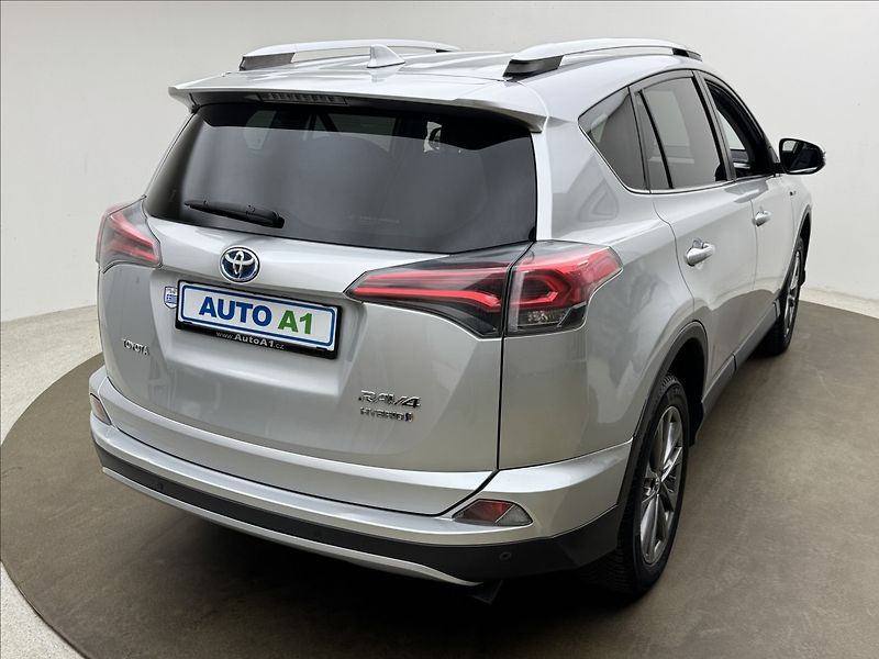 Toyota RAV4 2,5 114kW HYBRID LED KŮŽE 360° - fotka 4 z 45