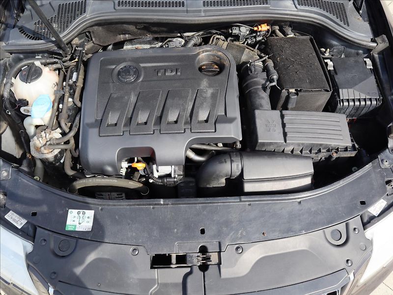 Škoda Superb 2,0 TDi 4x4 Elegance Navi CZ - fotka 27 z 34