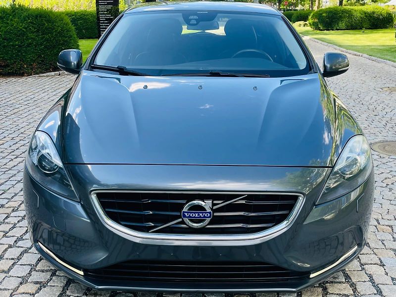 Volvo V40 2.0D3 5VÁLEC MANUÁL SERVISKA - fotka 7 z 48